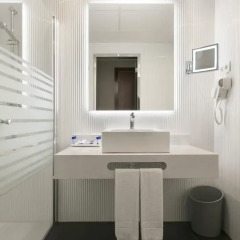 Hotel Front Maritim 4* Номер Бизнес с различными типами кроватей фото 5