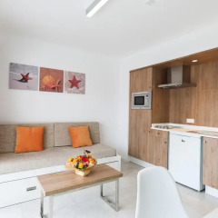 Отель Apartamentos Playas Cas Saboners Улучшенные апартаменты с различными типами кроватей фото 5