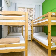 Отель Madrid Motion Hostels 2* Кровать в общем номере с двухъярусной кроватью фото 2