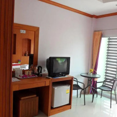 Отель Suksan Patong Place Guesthouse удобства в номере