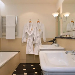 Отель Grandhotel Hessischer Hof 5* Улучшенный номер с двуспальной кроватью фото 2