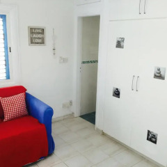 Апартаменты Ikaria Village Studio сейф в номере