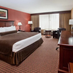 Отель Crowne Plaza Cleveland South-Independence 3* Стандартный номер с различными типами кроватей фото 2