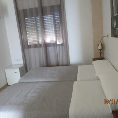 Отель Hostal Fenix Испания, Херес-де-ла-Фронтера - отзывы, цены и фото номеров - забронировать отель Hostal Fenix онлайн комната для гостей