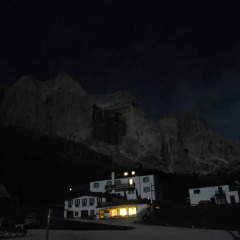 Отель Rifugio Gardeccia Hütte Поцца-ди-Фасса парковка