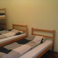Hostel King Кровать в общем номере с двухъярусной кроватью