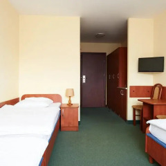 Отель Obiekt Hotelarski Patron Кровать в мужском общем номере с двухъярусной кроватью фото 3