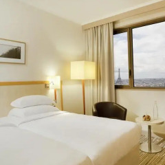 Отель Hyatt Regency Paris Etoile 4* Улучшенный номер с различными типами кроватей фото 4