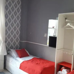 Отель Durban Residence 3* Стандартный номер с 2 отдельными кроватями (общая ванная комната) фото 2