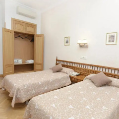 Отель Hostal Biarritz Испания, Мадрид - отзывы, цены и фото номеров - забронировать отель Hostal Biarritz онлайн комната для гостей фото 4