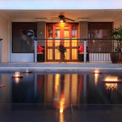 Отель Baan Yin Dee Boutique Resort 4* Номер Делюкс двуспальная кровать фото 8