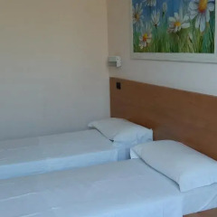 Отель Friendship Place 3* Стандартный номер с двуспальной кроватью фото 25