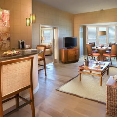 Tropicana Las Vegas - a DoubleTree by Hilton Hotel 4* Люкс повышенной комфортности с различными типами кроватей фото 2
