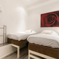 Отель Chariot Amsterdam Apartment Нидерланды, Амстердам - отзывы, цены и фото номеров - забронировать отель Chariot Amsterdam Apartment онлайн комната для гостей фото 5