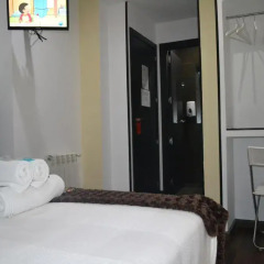 Отель Hostal El Brezo Стандартный номер с различными типами кроватей фото 11