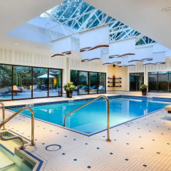 Отель The Sutton Place Hotel Vancouver Канада, Ванкувер - отзывы, цены и фото номеров - забронировать отель The Sutton Place Hotel Vancouver онлайн бассейн