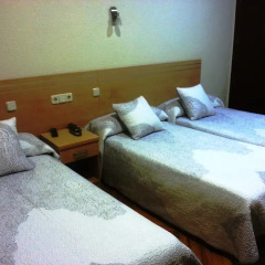 Отель Hostal Avenida Стандартный номер с 2 отдельными кроватями фото 9