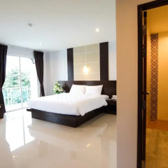 Peak Boutique City Hotel 3* Улучшенный номер с различными типами кроватей
