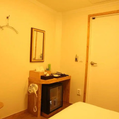 Отель Atti Guesthouse 2* Стандартный номер с различными типами кроватей фото 3