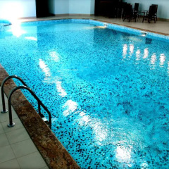 Lucytour Hotel бассейн