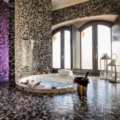 Hotel Dharma бассейн