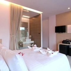 My Hotel 3* Улучшенный номер с двуспальной кроватью фото 10