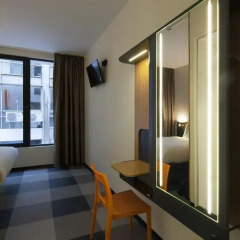 Отель easyHotel Brussels City Centre 3* Улучшенный номер с различными типами кроватей фото 7