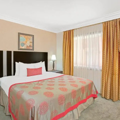 Отель Ramada Downtown West 3* Стандартный номер фото 4