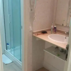Отель Hostalin Barcelona Gran Via 3* Номер с различными типами кроватей (общая ванная комната) фото 8