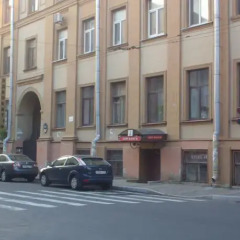 Welcome Female Hostel парковка