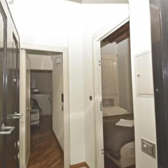 Апартаменты House and the City - Colosseum Apartments сейф в номере