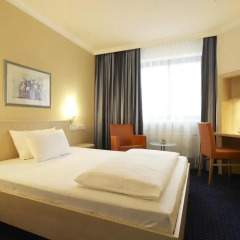 Отель IntercityHotel Nürnberg 3* Стандартный номер с двуспальной кроватью фото 2