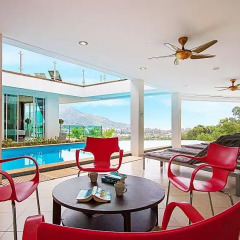 Отель Kamala Heights Villa гостиничный бар