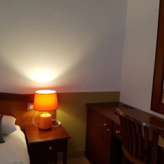 Отель Hostal LK Стандартный номер с различными типами кроватей фото 2