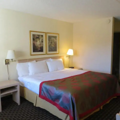 Отель Ramada Limited Calgary Northwest Канада, Калгари - отзывы, цены и фото номеров - забронировать отель Ramada Limited Calgary Northwest онлайн комната для гостей фото 3