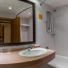 Movenpick Hotel Amman (ex Holiday Inn Amman) ванная фото 2