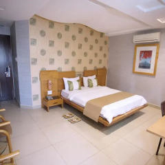 Thuy Sakura Hotel & Serviced Apartment 3* Номер Делюкс с различными типами кроватей фото 8