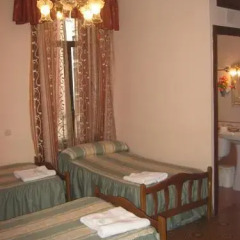 Отель Hostal Conchita II Стандартный номер с различными типами кроватей фото 2