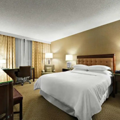 Sheraton Cavalier Saskatoon Hotel 3* Стандартный номер с двуспальной кроватью фото 4