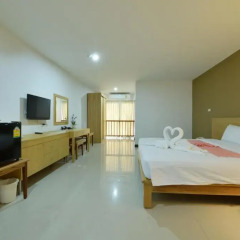 Отель Jomtien Plaza Residence 3* Номер Делюкс с различными типами кроватей фото 12