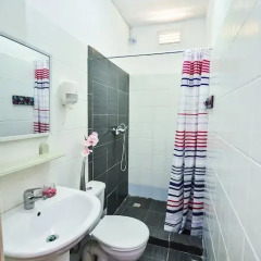 PV Hostel Кровать в общем номере с двухъярусной кроватью фото 4