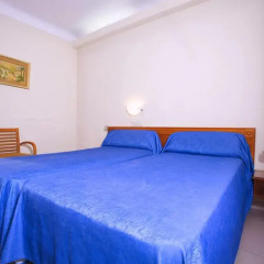 Отель Hostal La Lonja Стандартный номер с различными типами кроватей фото 3