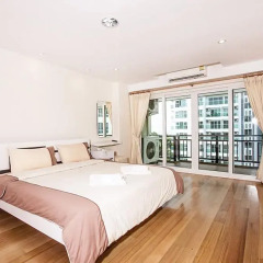 Апартаменты Pratumnak Hill Apartment 1 Bedroom Паттайя комната для гостей фото 3
