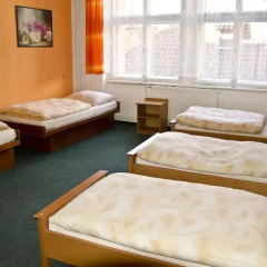 AZ-Hostel Кровать в женском общем номере с двухъярусной кроватью