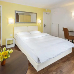 Отель APARTHOTEL Familie Hugenschmidt 3* Номер с общей ванной комнатой с различными типами кроватей (общая ванная комната) фото 6