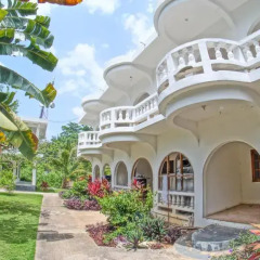 Отель The Gardenia Resort