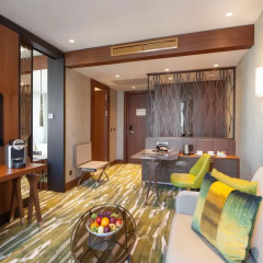 Отель TITANIC Chaussee Berlin 4* Полулюкс с различными типами кроватей фото 3