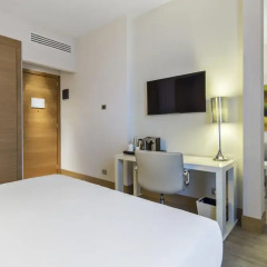 Отель NH Milano Touring 4* Люкс с различными типами кроватей фото 8