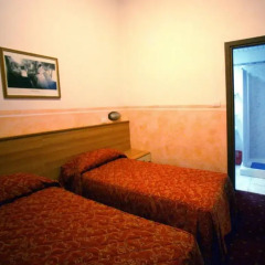 Hotel Assarotti 2* Стандартный номер с разными типами кроватей фото 2