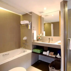 Patong Beach Hotel 4* Улучшенный номер разные типы кроватей фото 2
